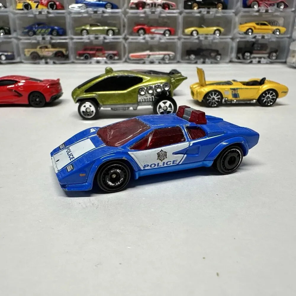 Lot of 5 Diecast Cars Hot Wheels Matchbox Maisto Corvette Lamborghini Cobra